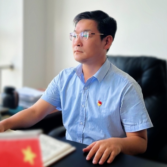揚帆破浪踏足行 奮發(fā)向上勇攀登